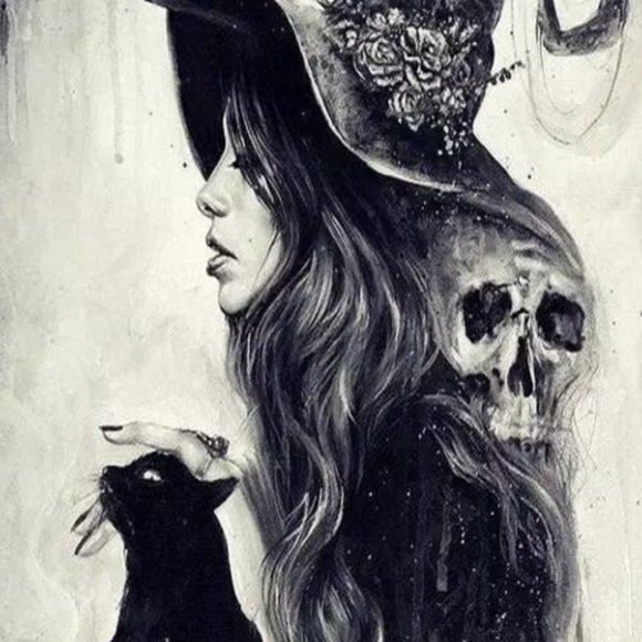 Meet your Posher, Nicole - Picture 1 of 1